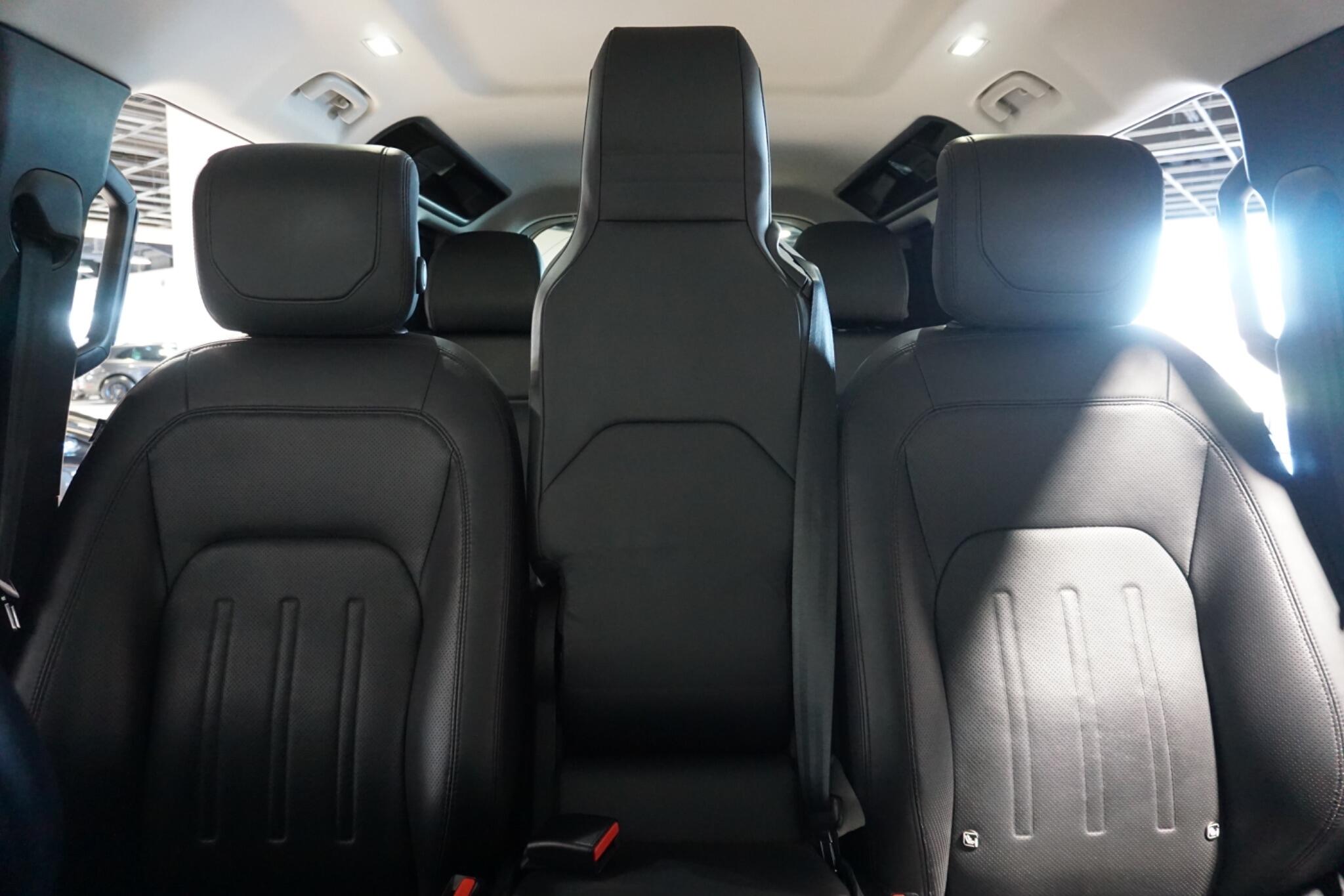 Land Rover Defender 110 3.0 D300 MHEV HSE Hard Top SUV 5dr Diesel Auto 4WD MWB Euro 6 (s/s) (300 ps)